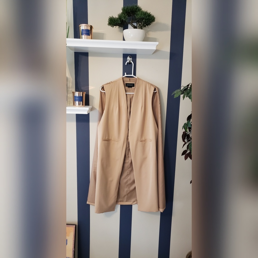 Cape/ shawl